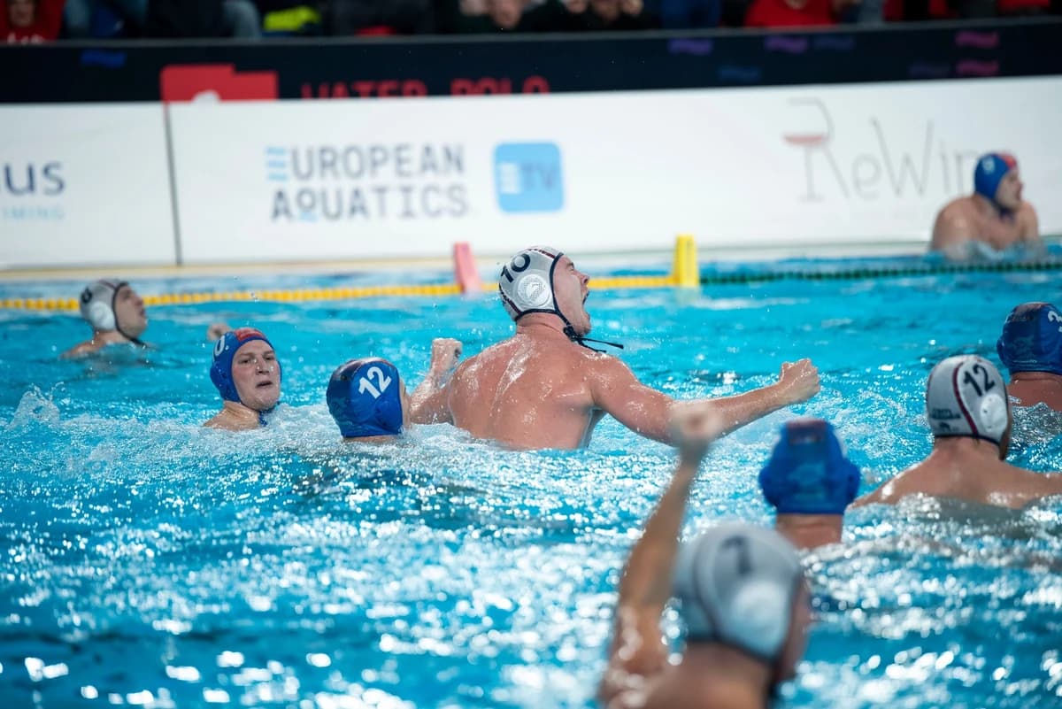 Polo: Campioana CSM Oradea, victorie cu Rapid Bucureşti, în primul meci din semifinalele Superligii