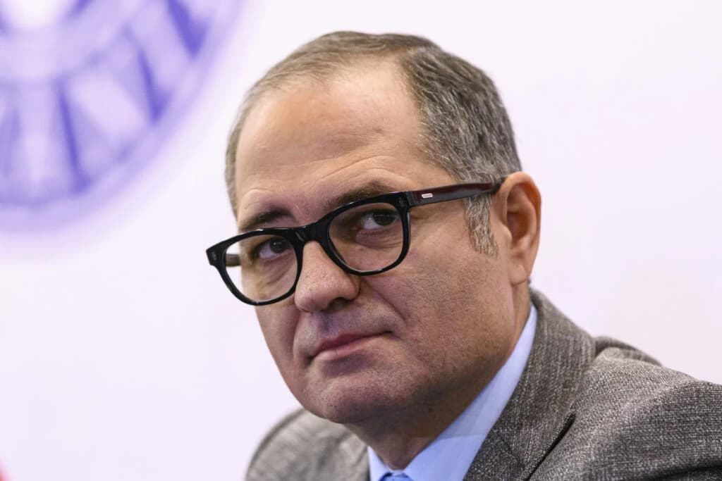 Președintele ANS, Bogdan Matei, înainte de startul Turului României la ciclism, în premieră, de la C