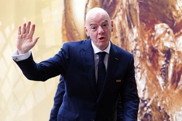 Pressure grows on FIFA chief Infantino to resign as FA member pulls support