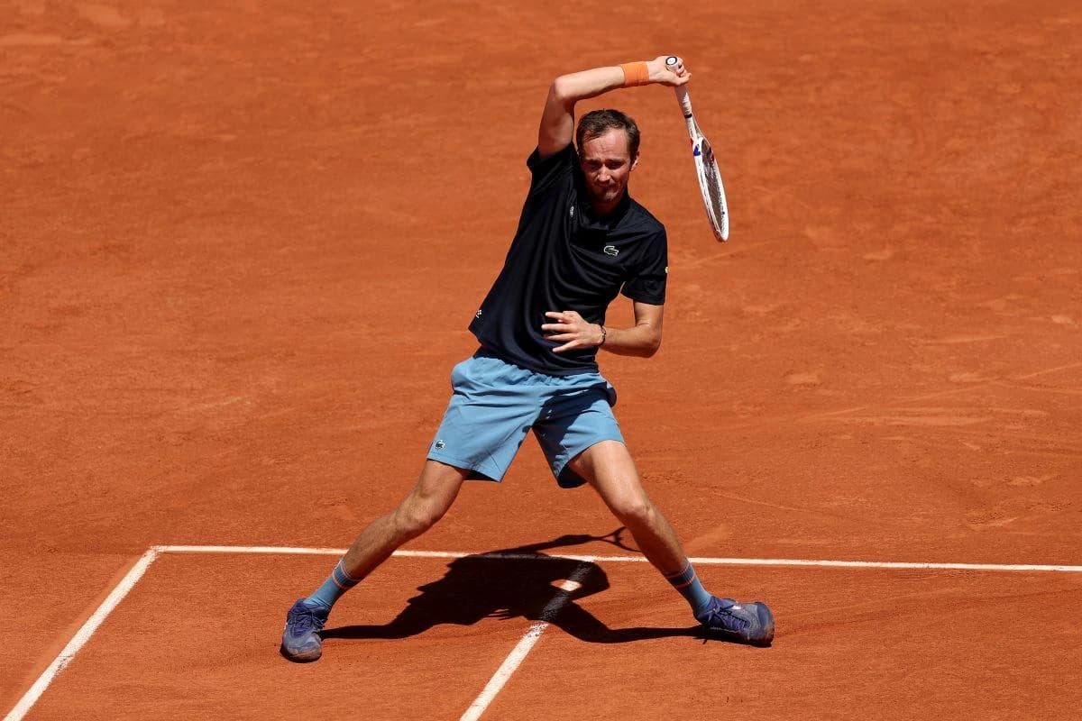 Primul șoc de la Roland Garros! Numărul 8 mondial a fost eliminat de beneficiarul unui wild-card