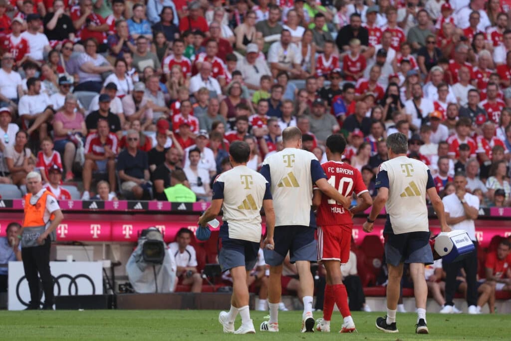 Probleme de sănătate pentru Jamal Musiala. Fotbalistul lui Bayern s-a prăbușit de două ori pe teren
