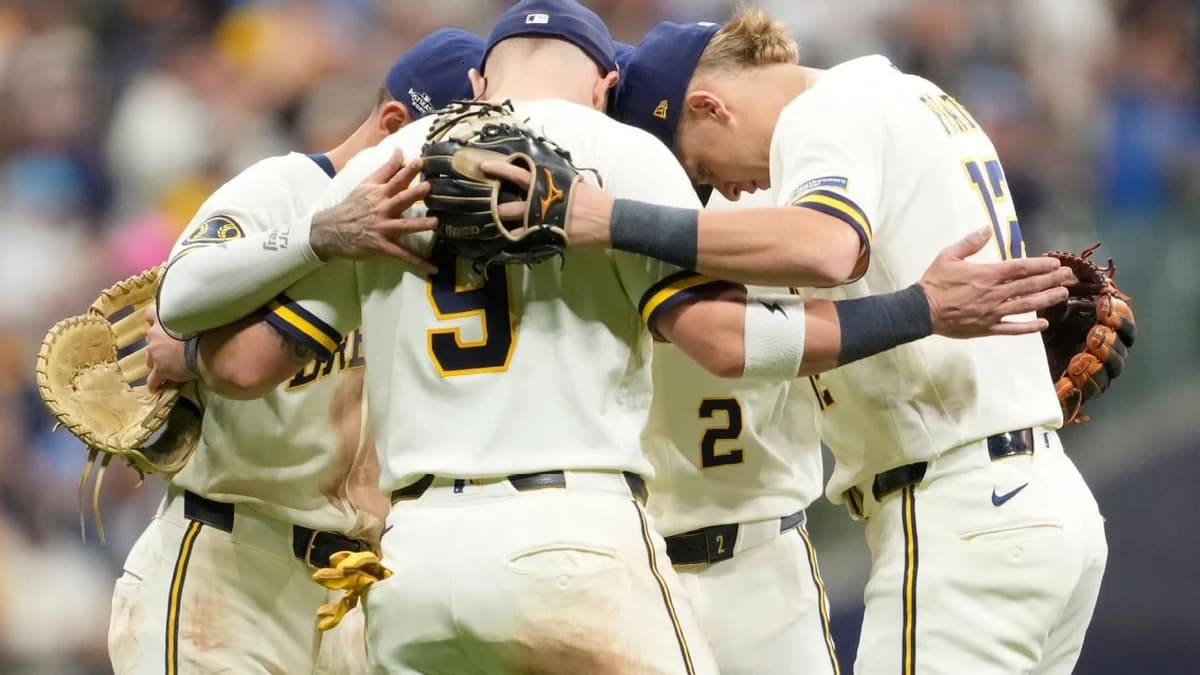 'Proud' Murphy lauds Brewers for outlasting Dodgers in Game 1