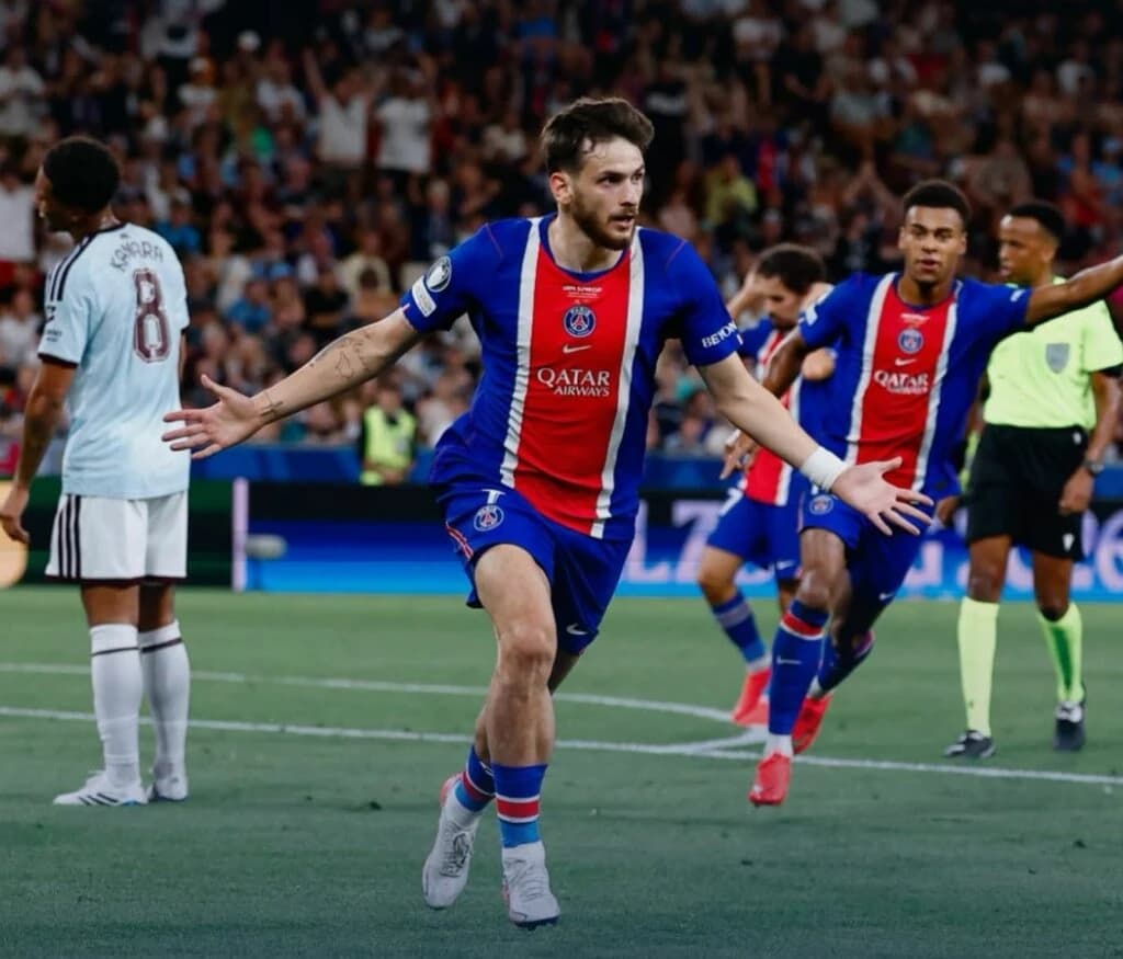 PSG a câștigat Supercupa Europei după 2-1 cu Aston Villa. Un puști de 17 ani a intrat în istoria com