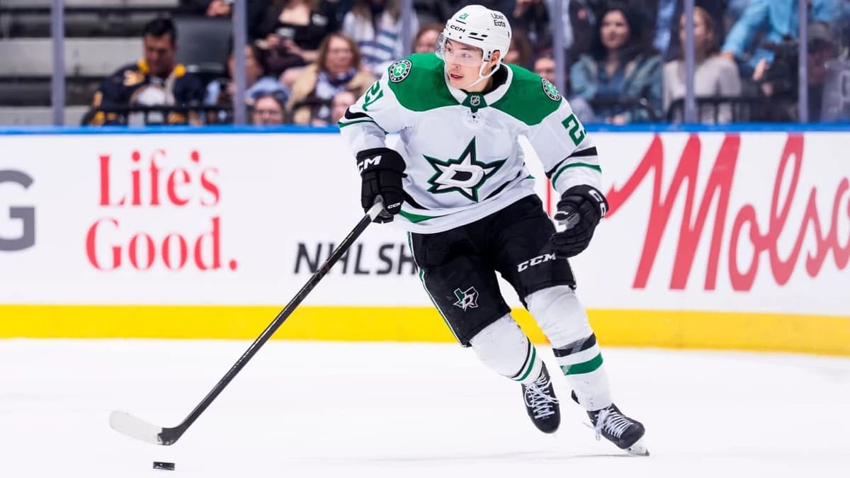 Qualifying offers extended to NHL restricted free agents