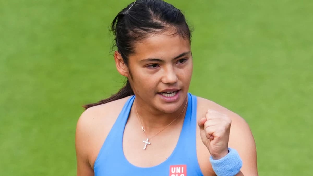 Queen's Club: Emma Raducanu beats Sorana Cirstea in straight sets to reach quarter-finals on home so