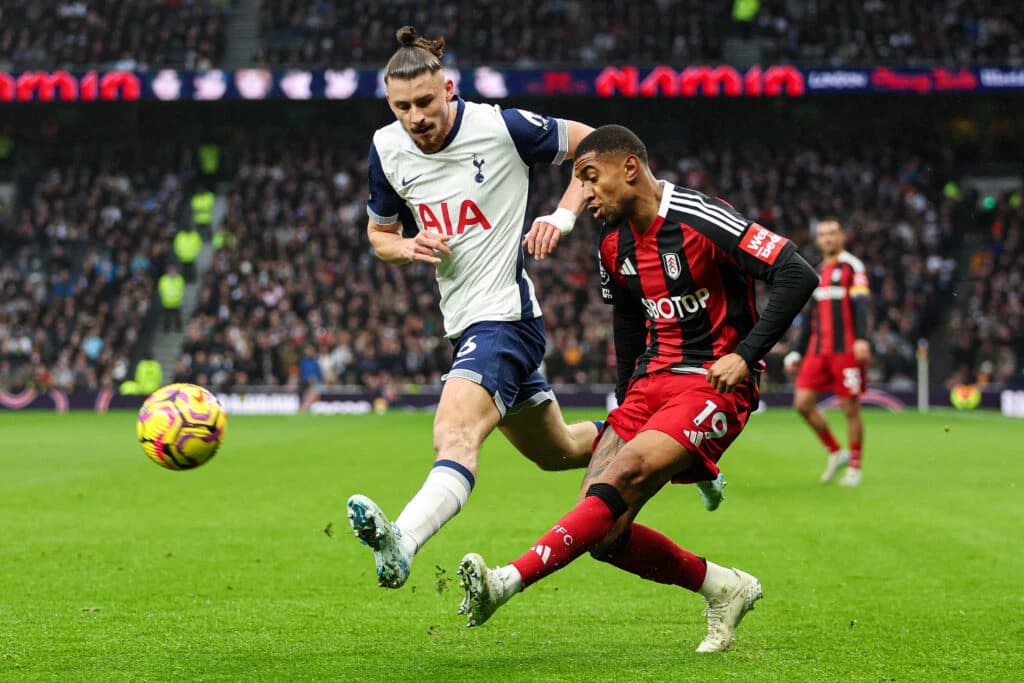 Radu Drăgușin și Tottenham s-au salvat de la retrogradare în Premier League