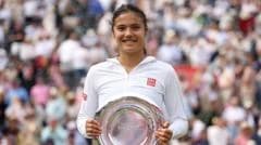 Raducanu loses Queen's final as trophy wait continues