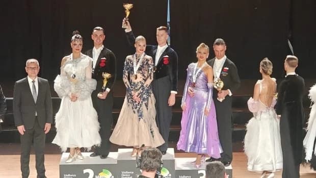 Rareș Cojoc și Andreea Matei, patronii dansului sportiv mondial, au câștigat și Campionatul European