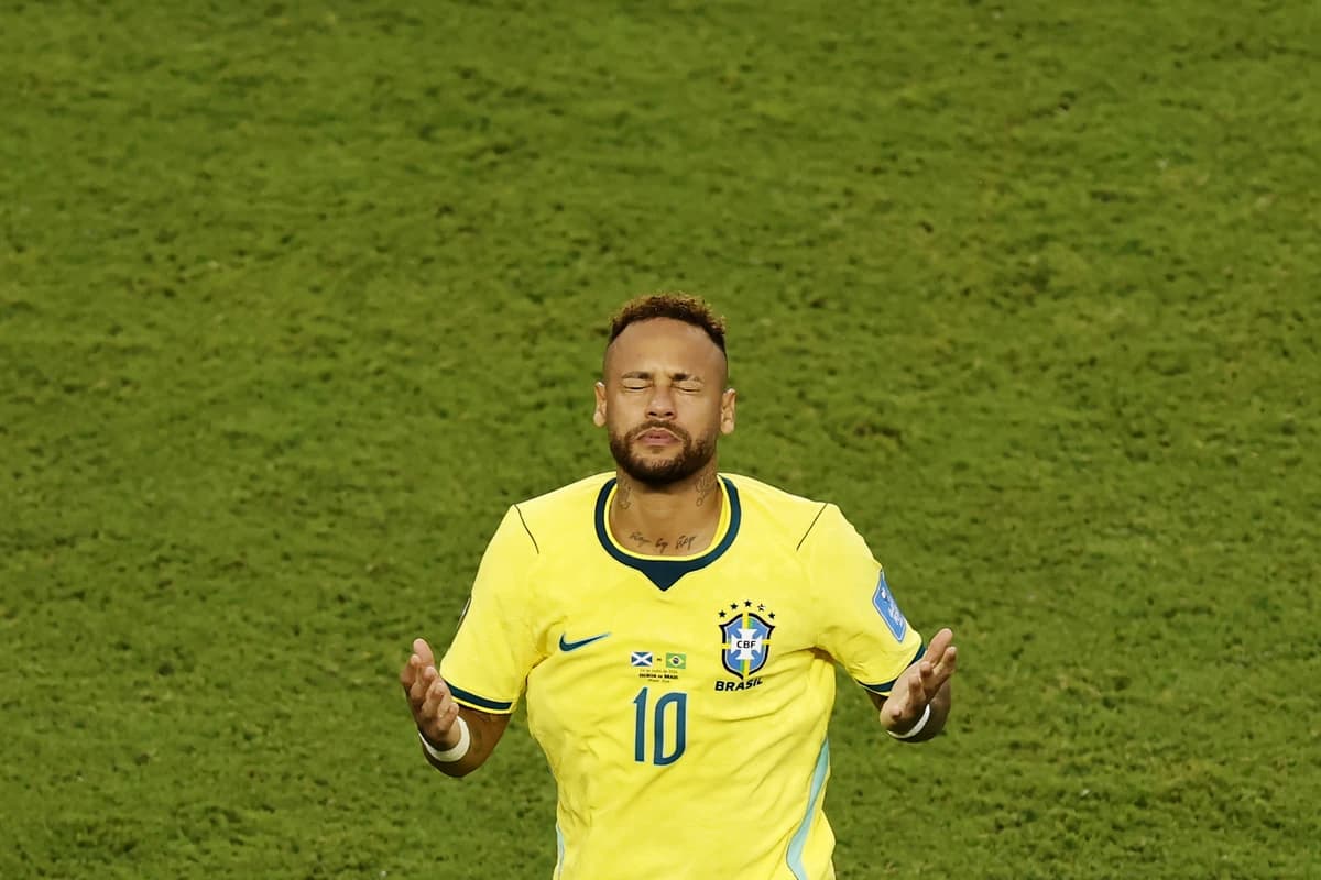 Reacția lui Neymar, după ce a revenit la naționala Braziliei. A plâns pe teren, după primele minute