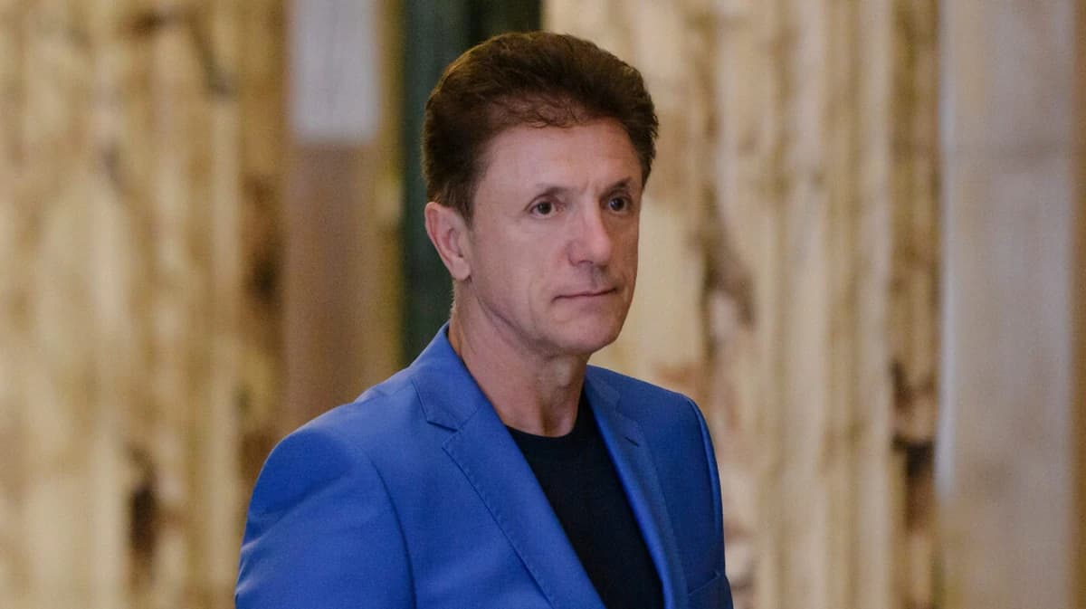 Reacţii dure ale fanilor olteni, după declaraţiile lui Gică Popescu: „Iuda, renegatul, gunoiul”