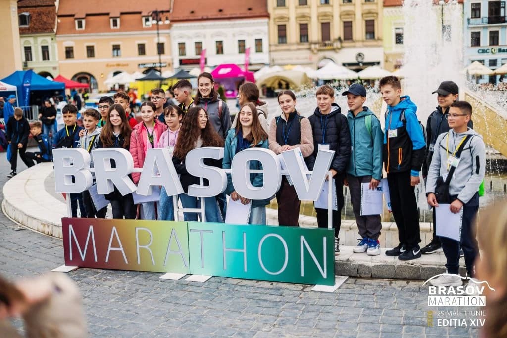 RECORD DE PARTICIPARE! Peste 3.400 de alergători au cucerit Masivele Tâmpa și Postăvarul la Brașov M