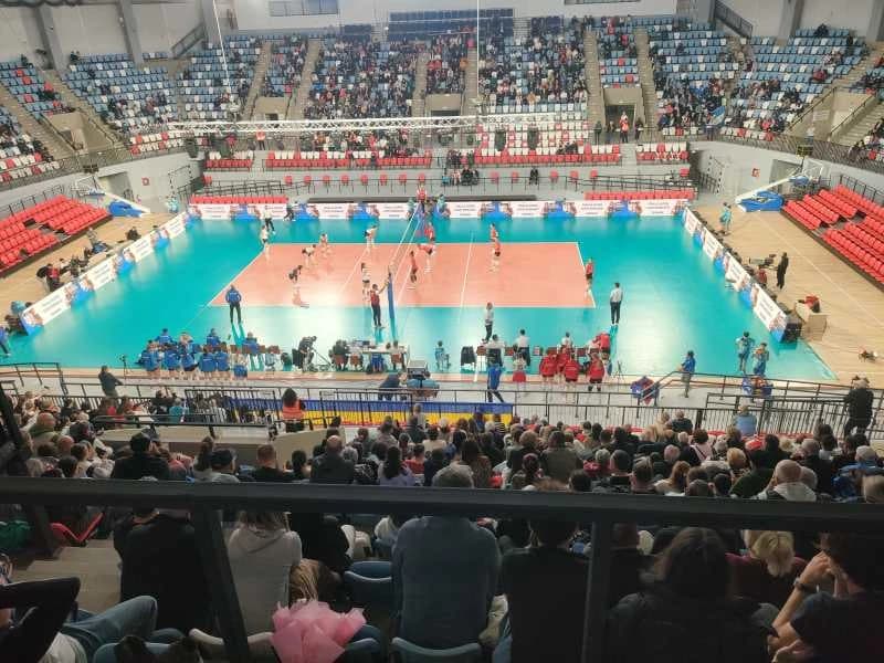REPORTAJ Tulcea: Danubius Arena bate la ușa competițiilor europene de volei, în ciuda războiului de