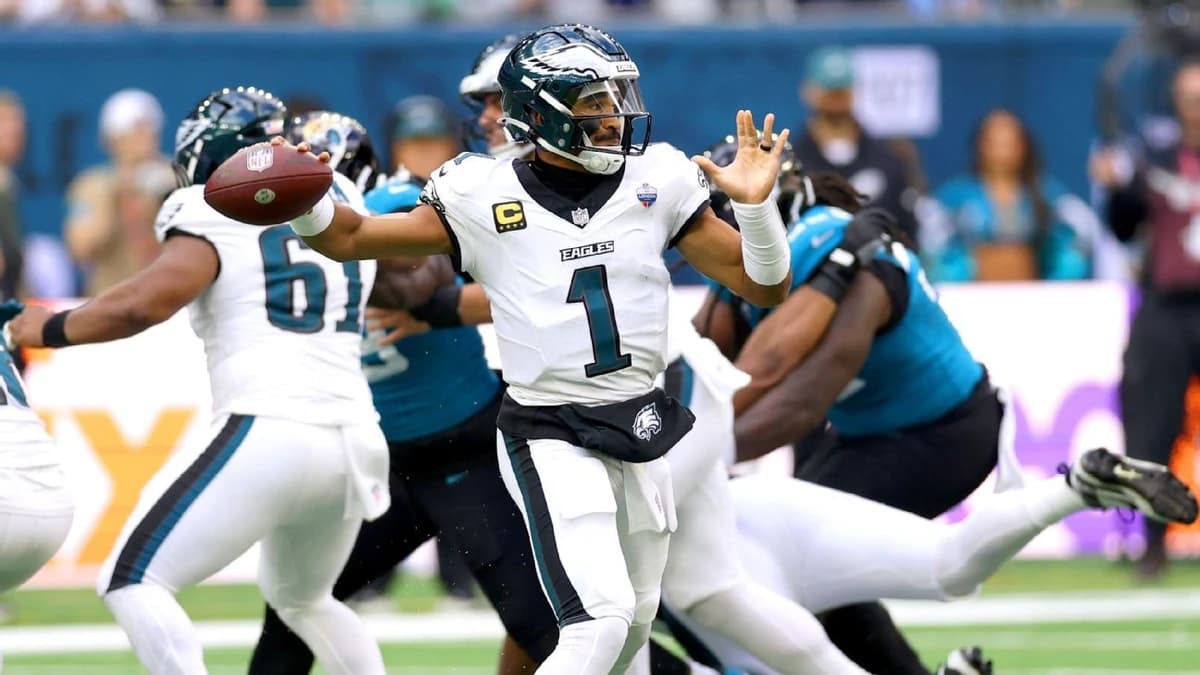 Reports: NFL won't punish Eagles for letting Hurts play with blood clot