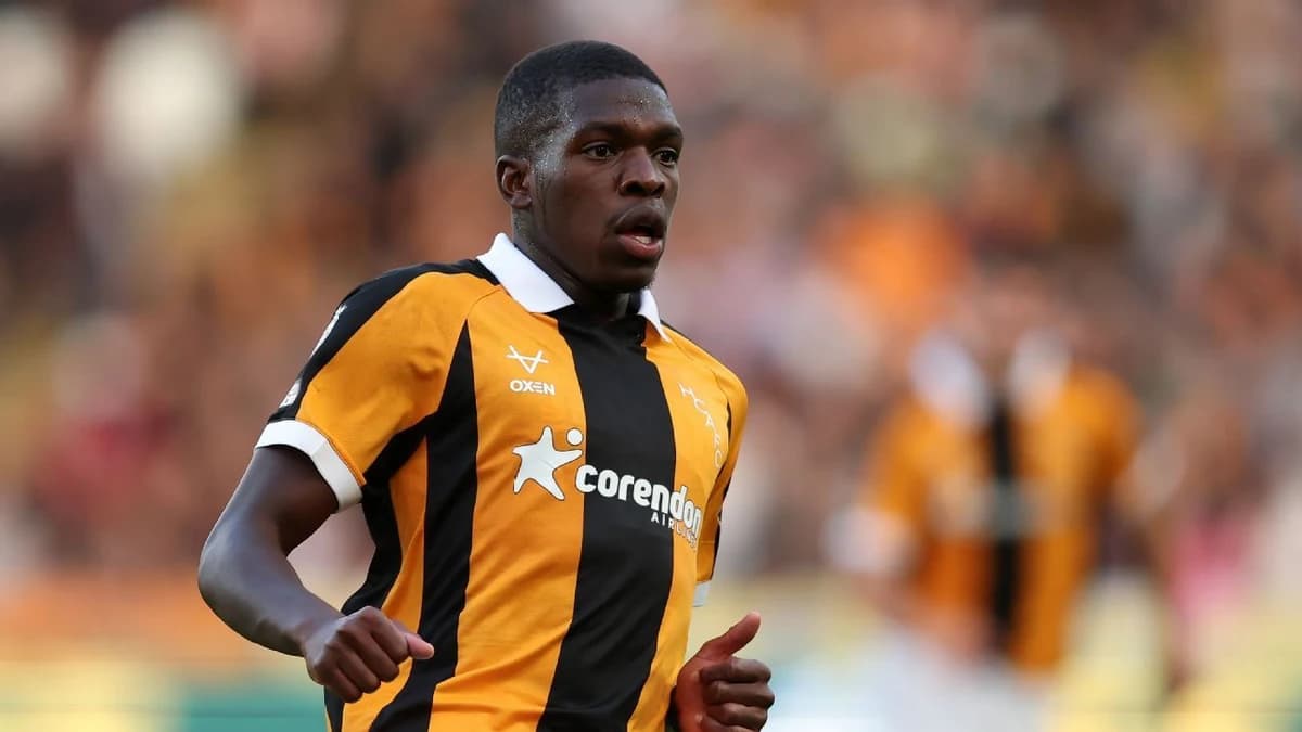 Reports: Second Hull player flips car near training