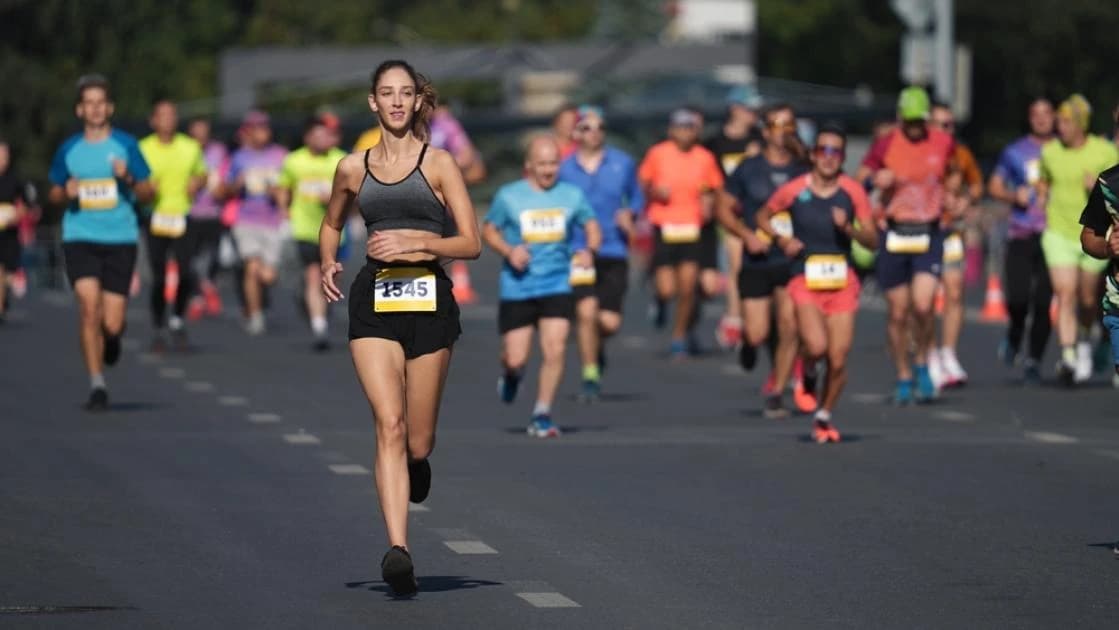 Restricții de trafic, în weekend, pentru Maratonul București. Cum se va circula în Capitală pe 10 și