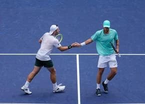 Revolta jucătorilor de dublu împotriva propunerii ATP de a micșora tablourile și premiile la jumătat
