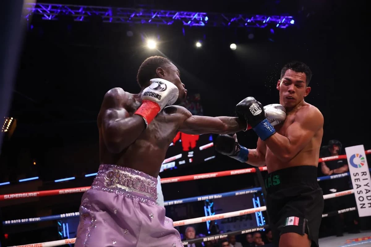 Richardson Hitchins dominates Ricardo Salas over 10 in Zuffa Boxing debut