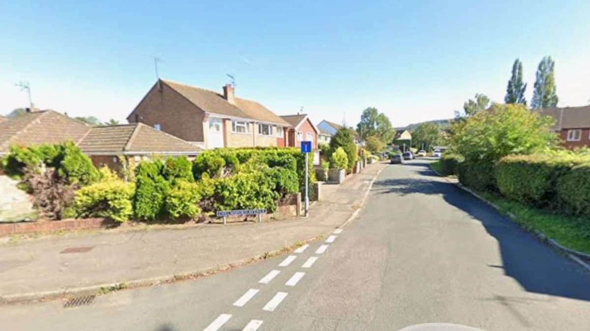 Road outside Cheltenham primary school to be closed all week