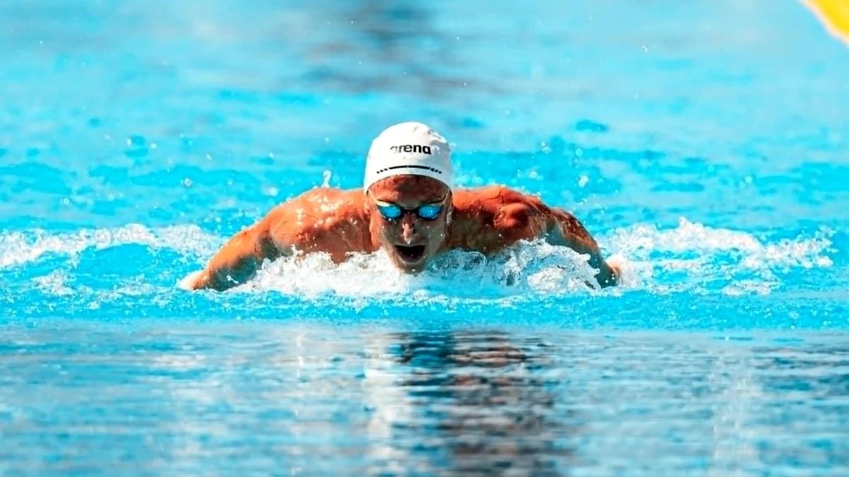 Robert Badea, viitoarea stea din înotul românesc, încurcat de căldură și de BAC în finala de 200 met