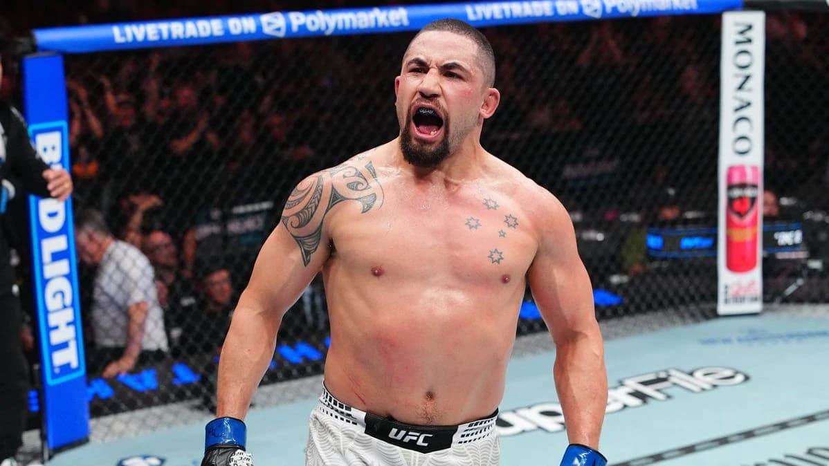 Robert Whittaker takes umbrage with Joe Rogan criticizing UFC 329 physique