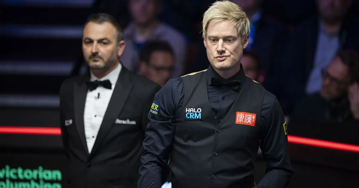 Robertson opens up slender lead over Pang as Selby thumps Jones