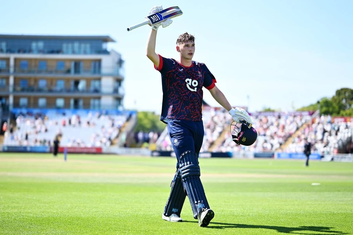 Rocky Flintoff slams maiden century as Lancashire set up One-Day Cup quarter-final meeting with Ben