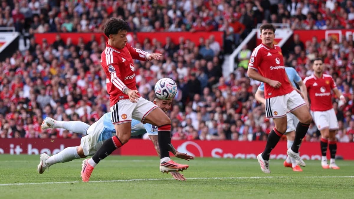Rooney on VAR call for Haaland goal: 'Baffling'