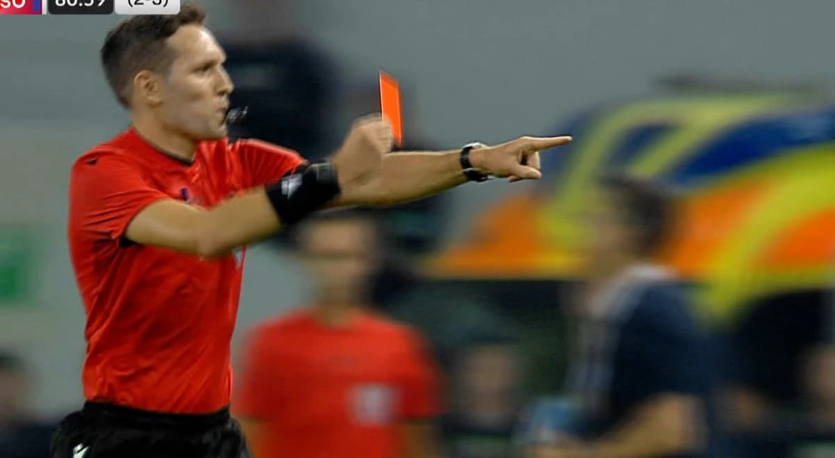 Roșu direct pentru Universitatea Craiova cu Levski și suspendare! UEFA i-a publicat numele