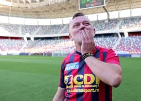 „Să mor dacă te mint! Ziceai că am «superglue» pe picior!” » Cea mai tare amintire a lui Adrian Pitu