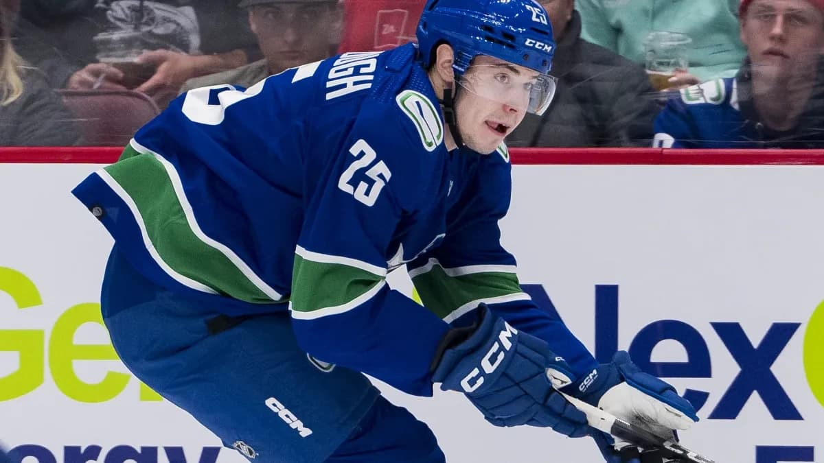 Sabres sign 6-foot-2 power forward who has traveled journeyman path
