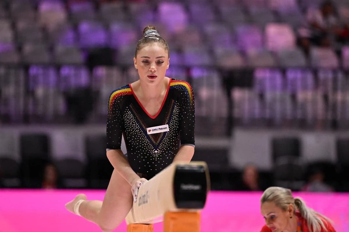 Sabrina Voinea e acuzată că ar fi lovit cu pumnii un alt component al lotului national de gimnastică