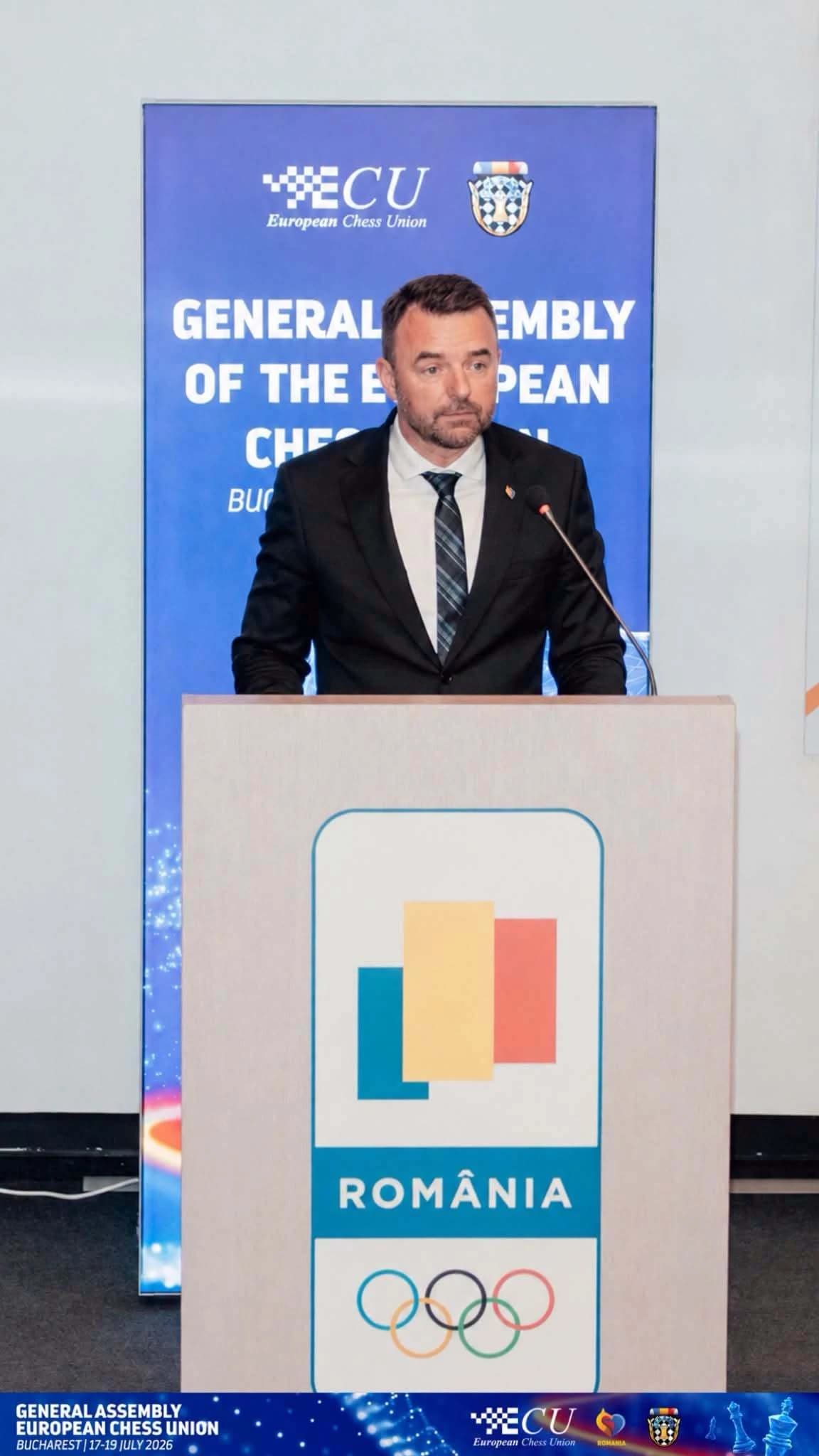 Şah: Vlad Ardeleanu, ales prim-vicepreşedinte al federaţiei europene / Nadia Comăneci şi Mihai Coval