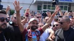 Salah mobbed at airport before Trabzonspor move