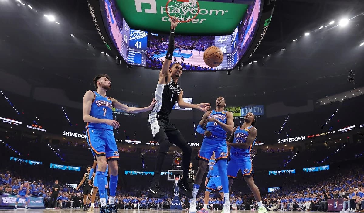 San Antonio Spurs, debut cu dreptul în finala Conferinţei de Vest! 41 de puncte pentru starul Victor