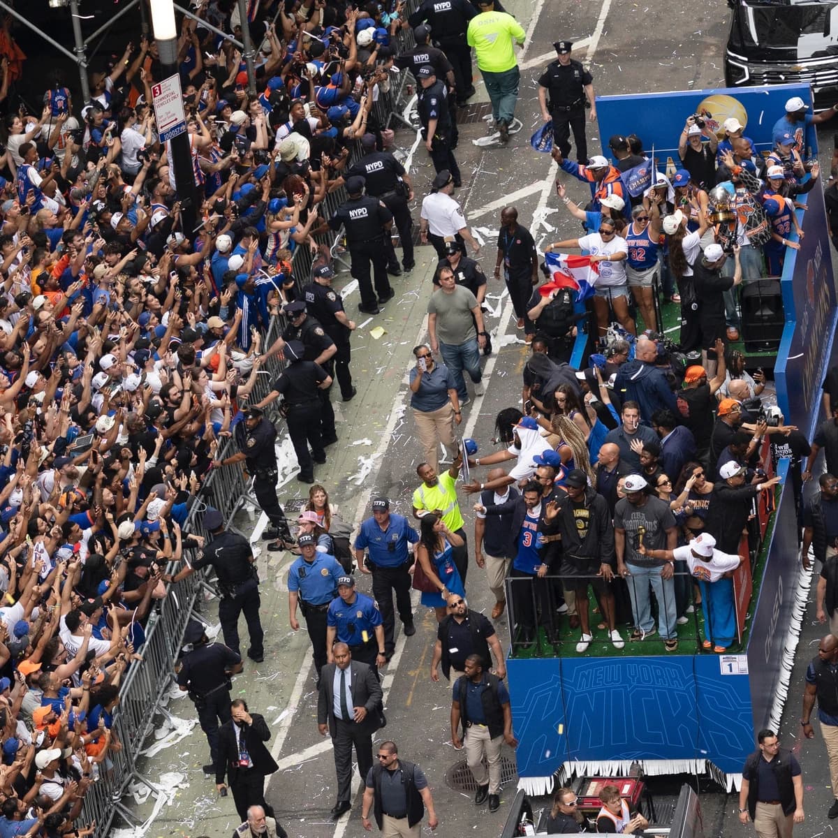Sărbătoare la New York. Echipa Knicks a sărbătorit al treilea titlu de campioană NBA - VIDEO