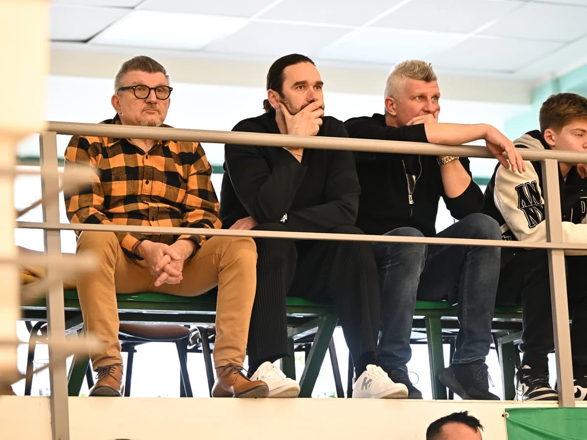 Scandal uriaș: anunțul FRH după ce jucătoarele României U20 au petrecut în club sub ochii lui Viorel