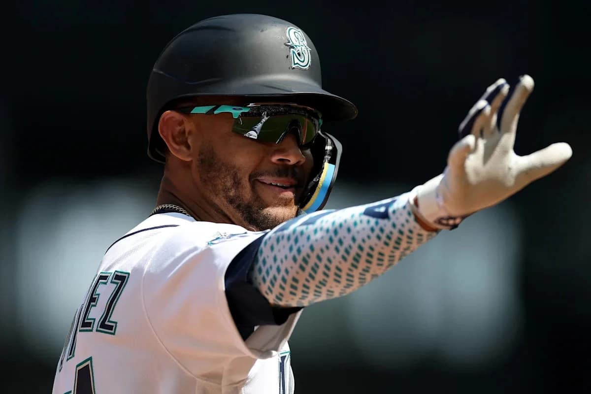Seattle Mariners star Julio Rodriguez sends fan heartfelt gift after painful home run catch fail