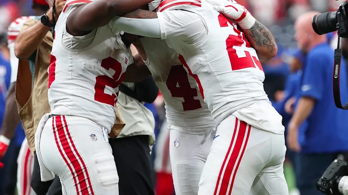 See it: Giants running backs embrace, tackle John Harbaugh after Week 7 win