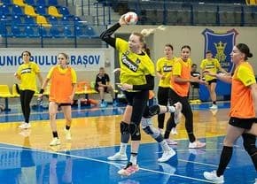 Semifinalele Supercupei la handbal feminin: Corona Brașov - SCM Rm. Vâlcea deschide ziua