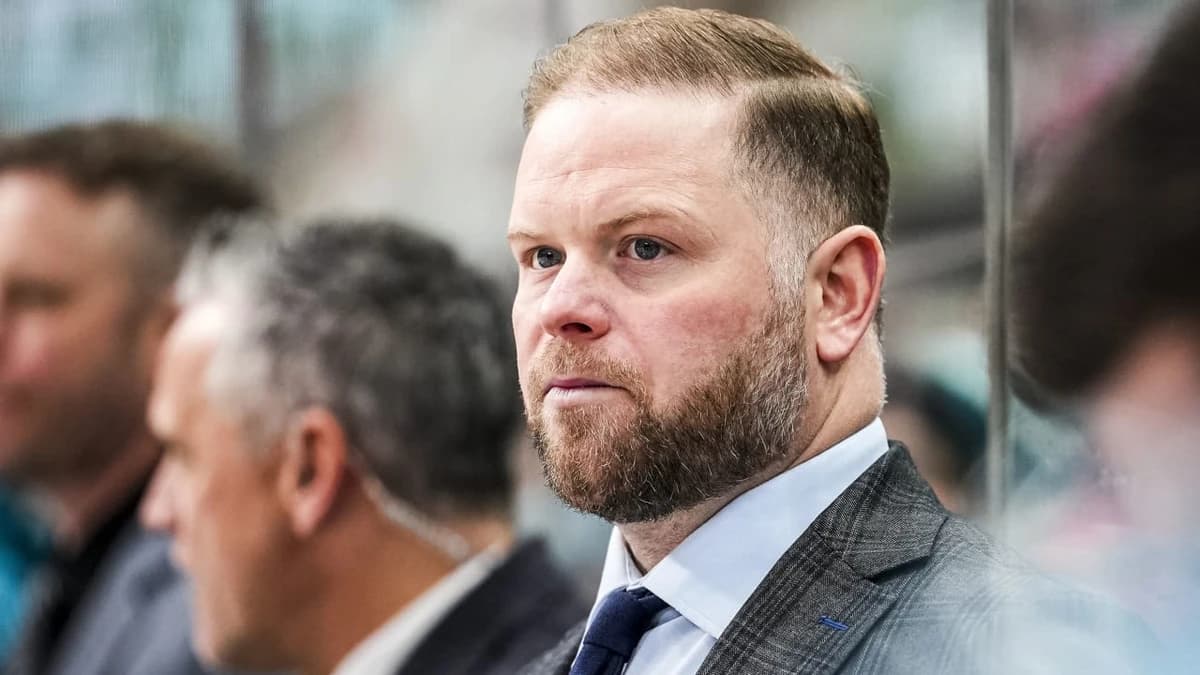 Sharks coach Warsofsky signs multiyear contract