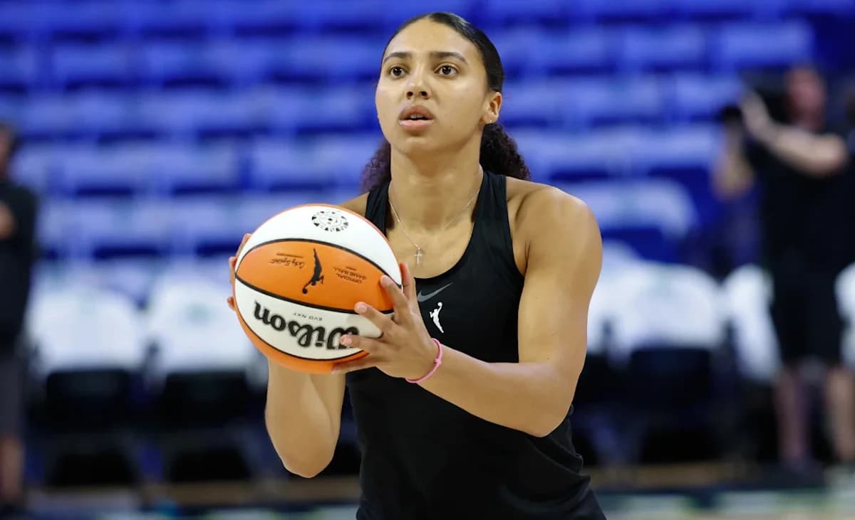 “She Just Hit a Cartwheel in The Tunnel”: Wings Fans React to Azzi Fudd’s Sudden Injury Absence Afte