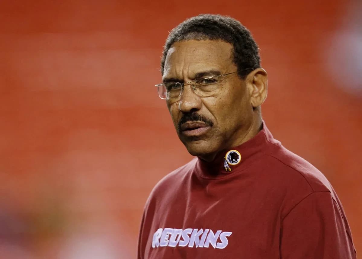 Sherman Lewis, who won four Super Bowl championships as NFL assistant, dies at 83