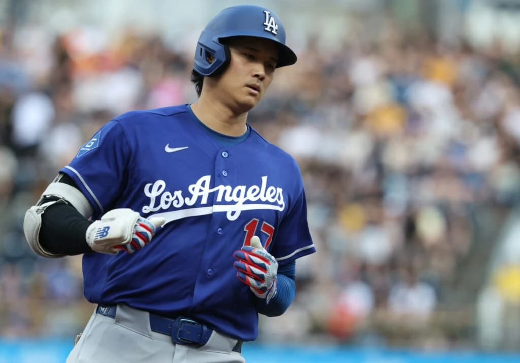 Shohei Ohtani Leaves Dodgers Game Early With Injury