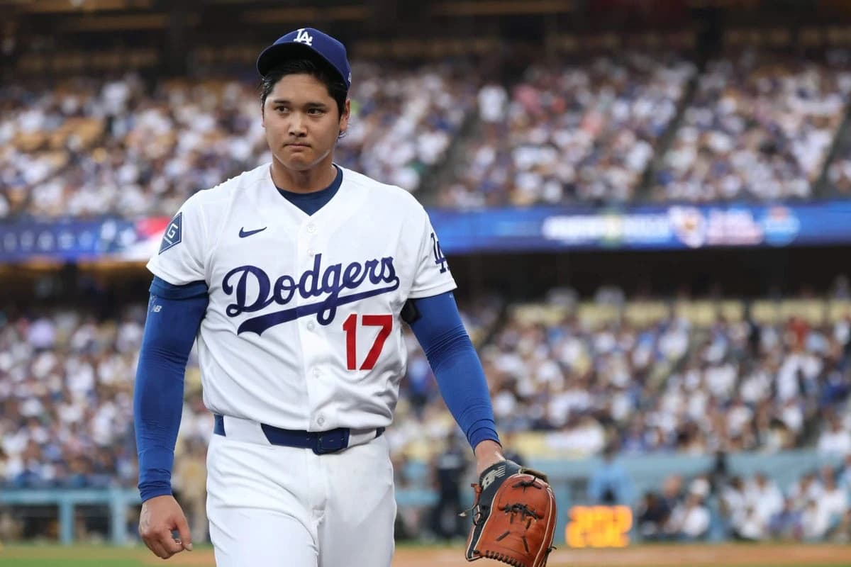 Shohei Ohtani lifted for pinch hitter in seventh inning with Dodgers in 1-run game