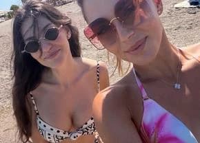 Și-a încărcat bateriile la Mamaia! Jaqueline Cristian, vacanță „ca fetele” după operația la genunchi