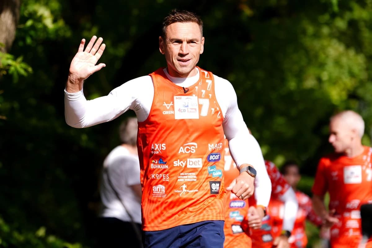 Sir Kevin Sinfield closing in on £1m raised in latest leg of MND challenge