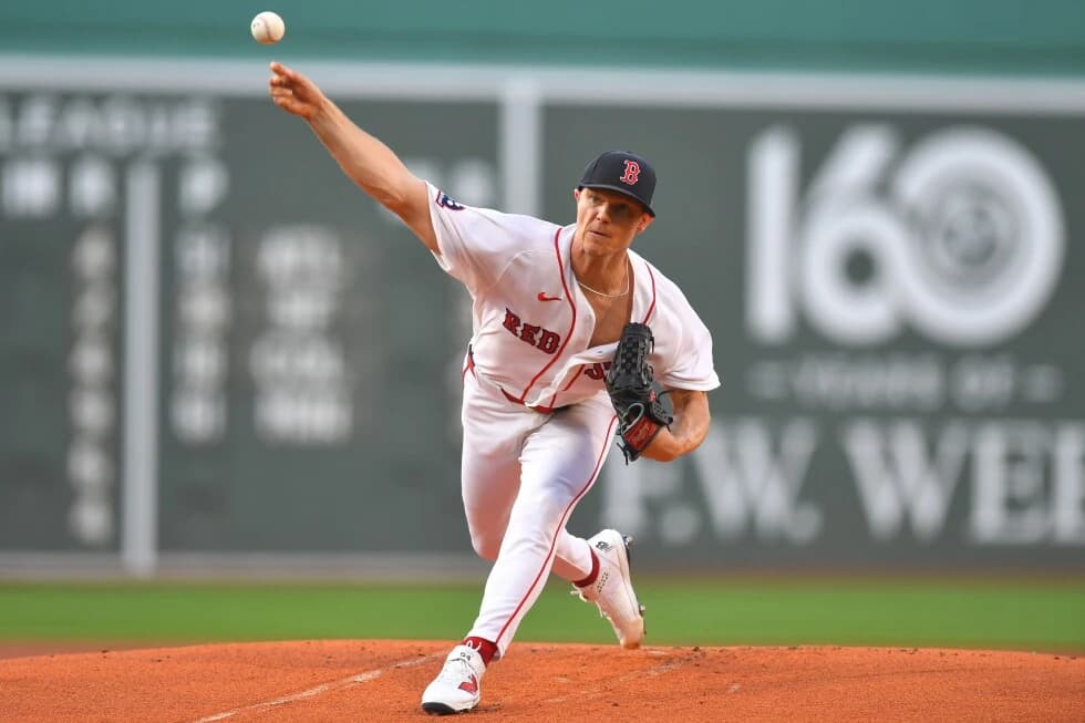 Sonny Gray loses no-hit bid against Yankees in 8th but Red Sox rally in 10th to finish 4-game sweep