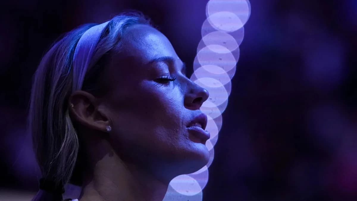 Sophie Cunningham makes ’20 seconds’ anthem plea as WNBA Finals reach Game 6