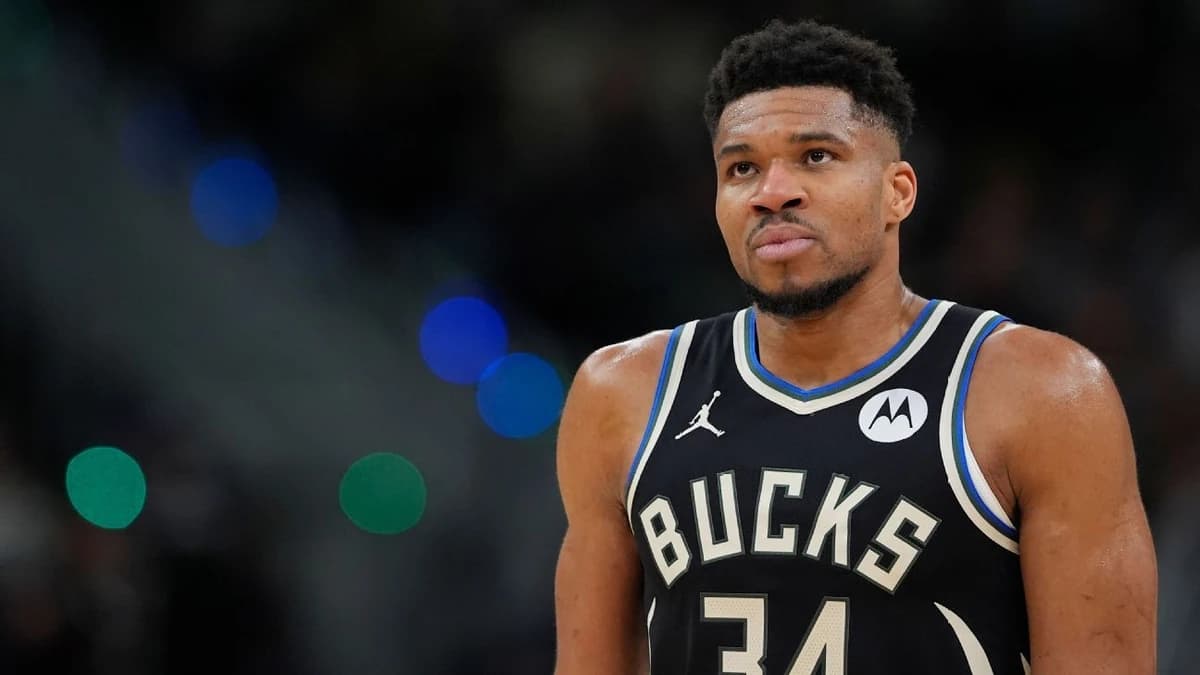 Sources: Bucks seeking trade offers for Giannis
