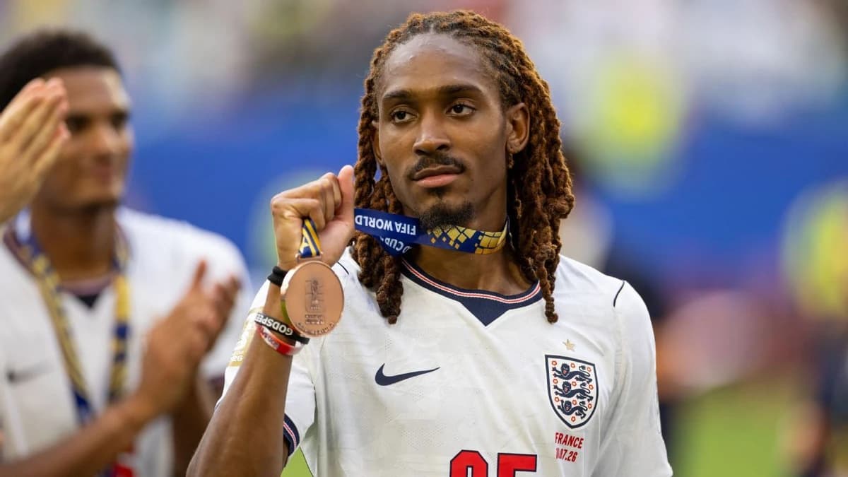 Sources: Inter, Spurs in talks over Spence deal